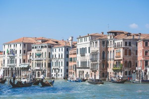 Venice canal houses RISE Design Studio