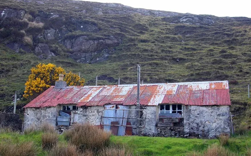 RISE-Design-Studio-Architects-Clogher-Forest-Village-Sustainable-Architecture-3AF-09-Weathered-Country-House-Precedent